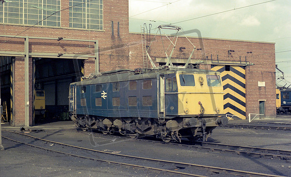 76040 1977-03-12 Reddish