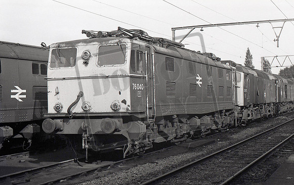 76040 1981-11 Reddish