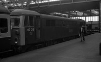 87018 c1981 Manchester Piccadilly-ROnegA22024