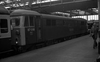87018 c1981 Manchester Piccadilly-ROnegA22007
