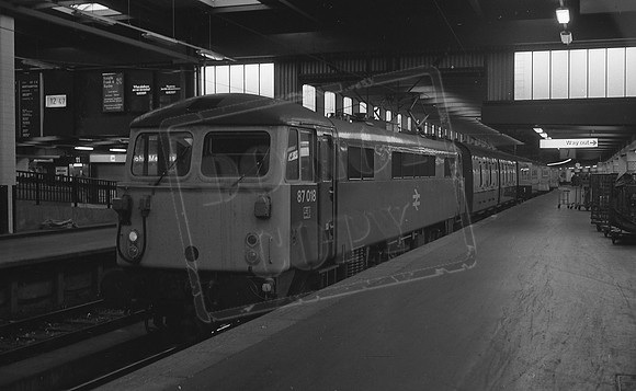 87018 1970s Euston-ROnegA22039