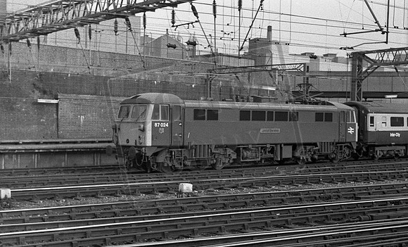 87024 1970s Euston-ROnegA22036