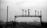 D1xxx 1967-05-06 Holbeck High Level station-ROneg-1703-244