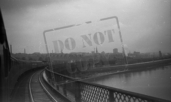 D53xx 1960s Dundee, coming off Tay Bridge-ROneg3174