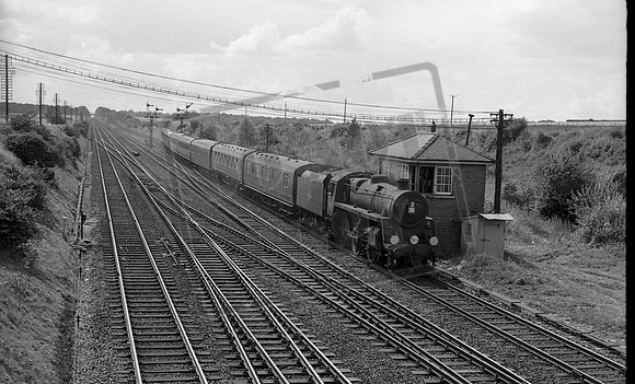 76061 1964-08-08 Worting Junction 13-28 Portsmouth-Wolverhampton-ROneg-1512-142