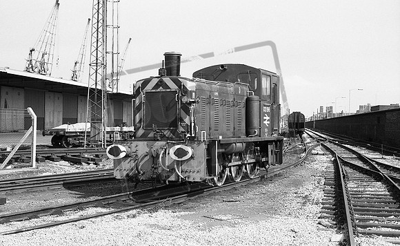 03196 1982-05-08 Birkenhead Docks