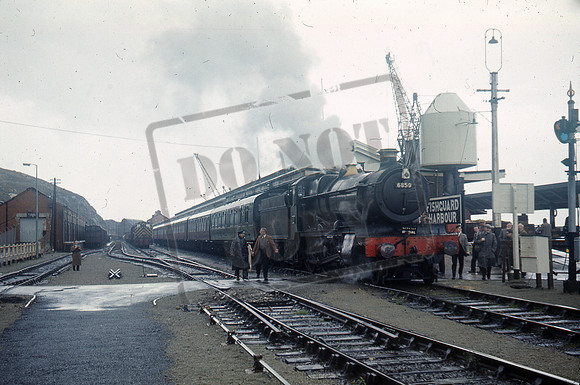6859 1965-09-26 Fishguard Harbour-ROS-1368-009d