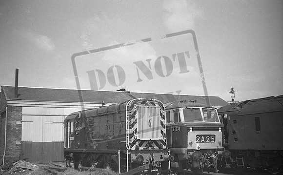 D7033 196x Swindon Works-ROneg- (35)