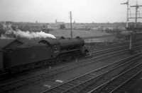 61893 1950s Bridlington arriving at Platform 1-ROneg-1607-047