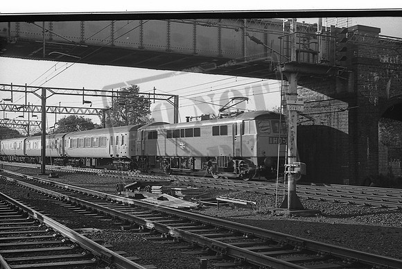 86226 1975-09-26 Roade-ROneg-173