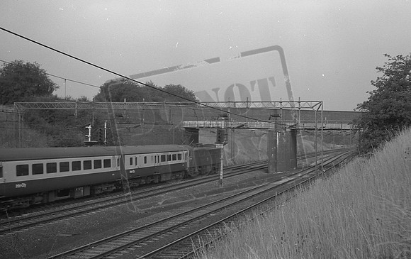 86248 1975-08 near Roade-ROneg-129