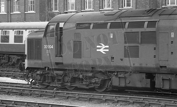 37204 1976-04-22 Doncaster-ROneg-307