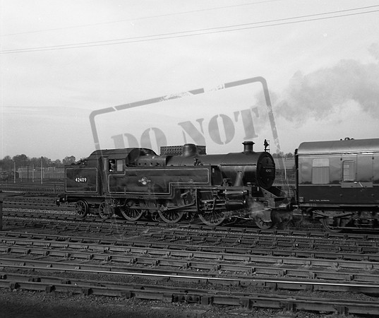 42409 1960s Leeds Neville Hill carriage sidings-ROneg-1308-217