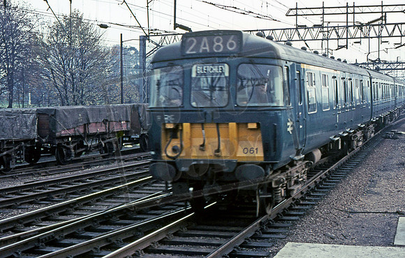 EMU 061 1967c Watford