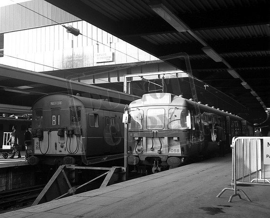 EMU 058 M75166 1965-11-24 London Euston