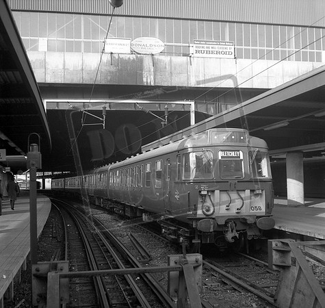 EMU 058 1965-11-24 London Euston