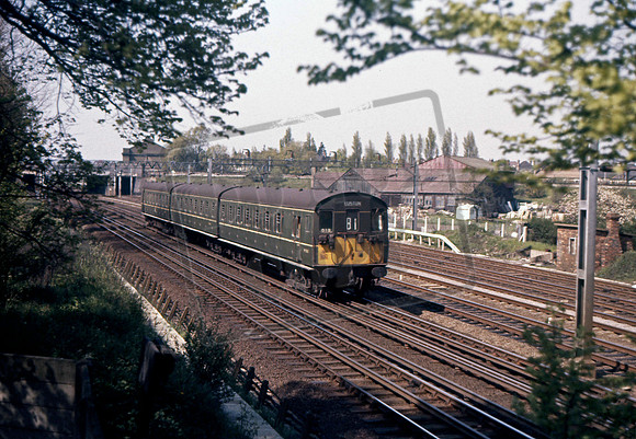 EMU M75182 1966-05-01 South Kenton
