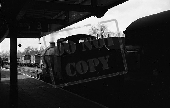 44558 check 1960c Templecombe, Platform 3, S&D platform-ROneg-1706-354