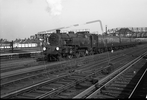 80011 1960s Clapham Junction-ROneg-1207-061