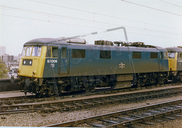 83009 1981-12 Wolverhampton station