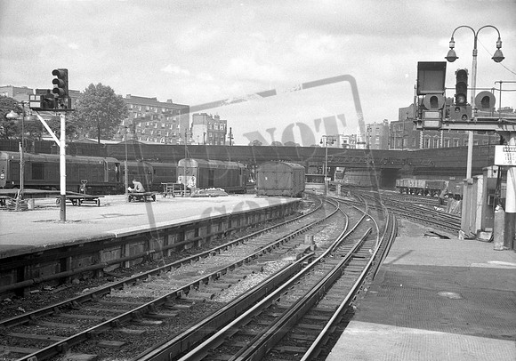 D80xx 1963-09 London Euston-ROneg-1903-BWB-810