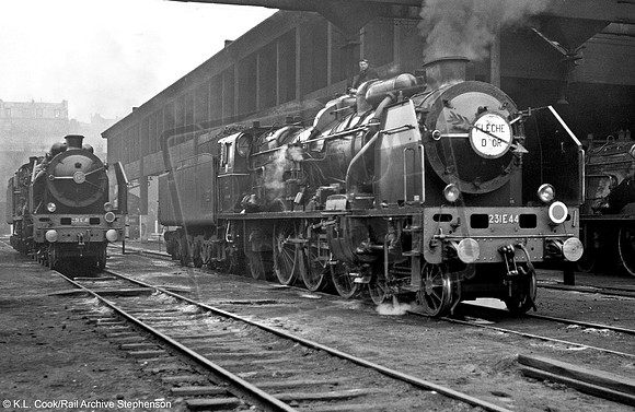 231E44 1958-03-15 Paris La Chapelle
