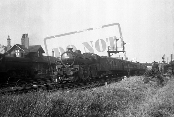 61010 1950 Barnby Dun on Hull-Doncaster slow-ROneg-2002-027