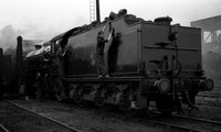 61284 1960c Immingham being cleaned for KX turn next day-ROneg-2002-JM-029