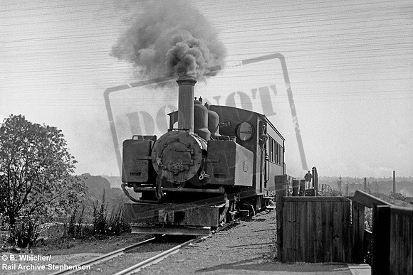 Peggy 1938c Chesterfield Road Station.