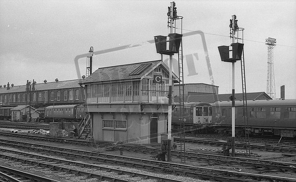 Signalbox 1976-04-22 Doncaster-ROneg-312