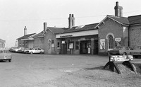 Station 1976-03-04 Newark-ROneg-252