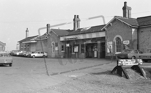 Station 1976-03-04 Newark-ROneg-252
