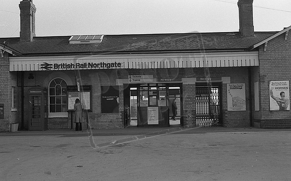 Station 1976-03-04 Newark-ROneg-251