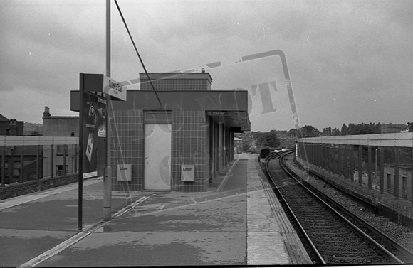 Station 1975-09-25 Queens Road Peckham-ROneg-171