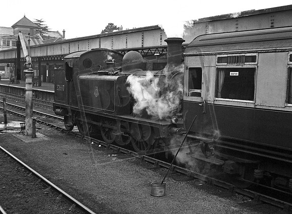 32697 1951-09 Exeter Central