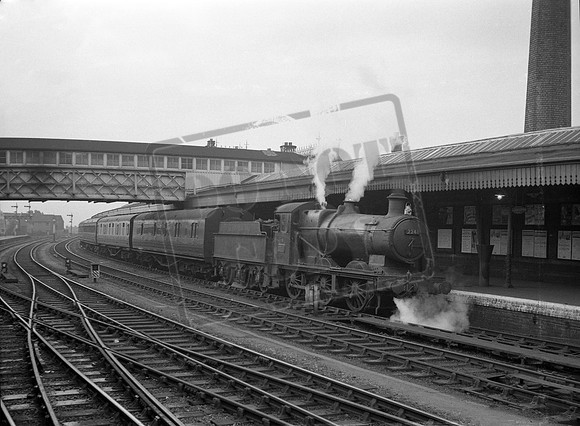 2241 1962-04-13 Gloucester Central on Hereford train-ROneg-1902-BWB-604