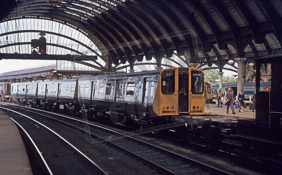 EMU 313063 1977-06-09 York