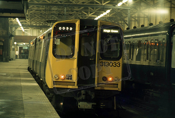 EMU 313033 1979-01-13 Kings Cross