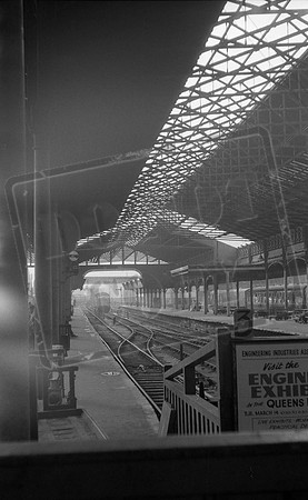 D9013 1967-05-06 Leeds Central-ROneg-1703-226
