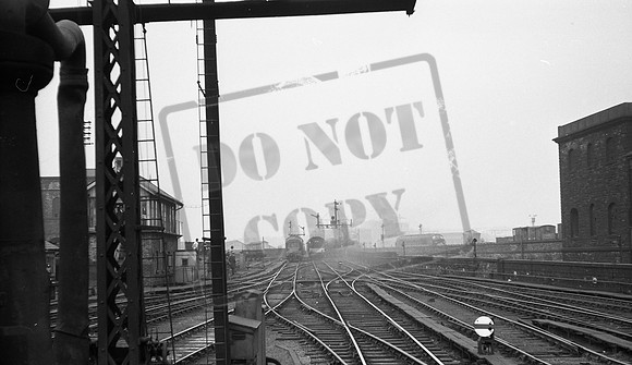 D9014 1967-05-06 Leeds Central-ROneg-1703-219