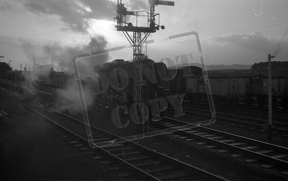 60052 1965-11 Leuchars Junction, looking south towards station-ROneg-1612-480-183