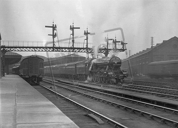 newton rings LNER 2571 York 1930s-ROneg-161