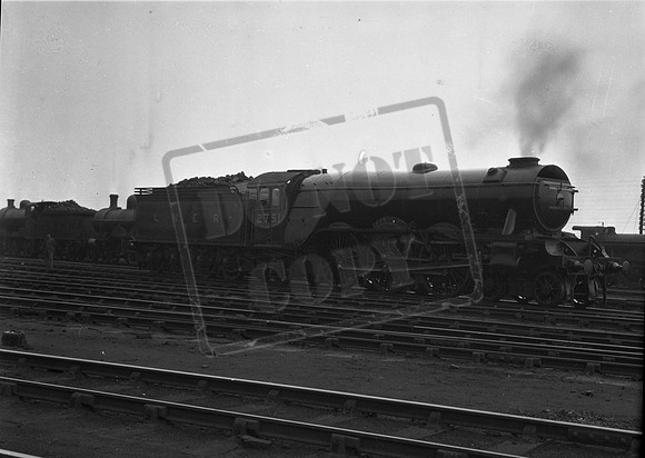 LNER 2751 1930s experimental smoke deflectors-ROneg-108