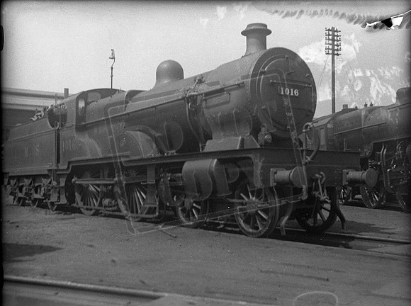 1016 1930s Grimesthorpe shed - outside turntable-RO-Gneg-049