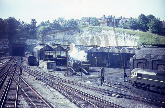 D6504 77014 1967-07-01 Guildford-ROS-1312-349