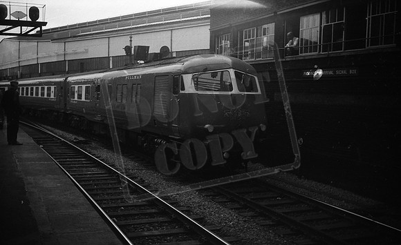 DMU Blue Pullman 1960s Paddington-ROneg-1607-018