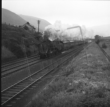 72006 1960s Down Train approaching Tebay-ROneg-1508-115