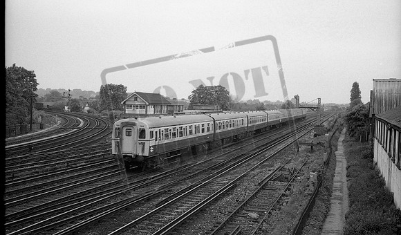 EMU 7818 1972-06-01 Wimbledon 18.00 to Bournemouth-ROneg-1510-014