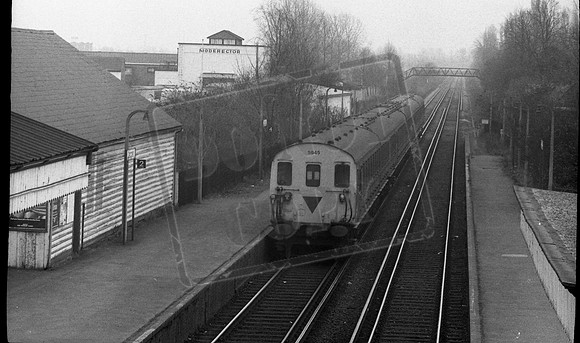EMU 5945 1970s Datchet -ROneg-009