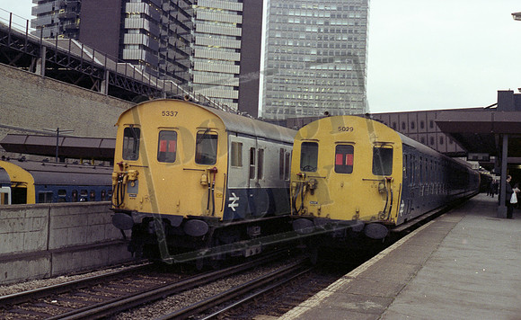 EMU 5337 5029 1970s London Bridge-ROneg-308